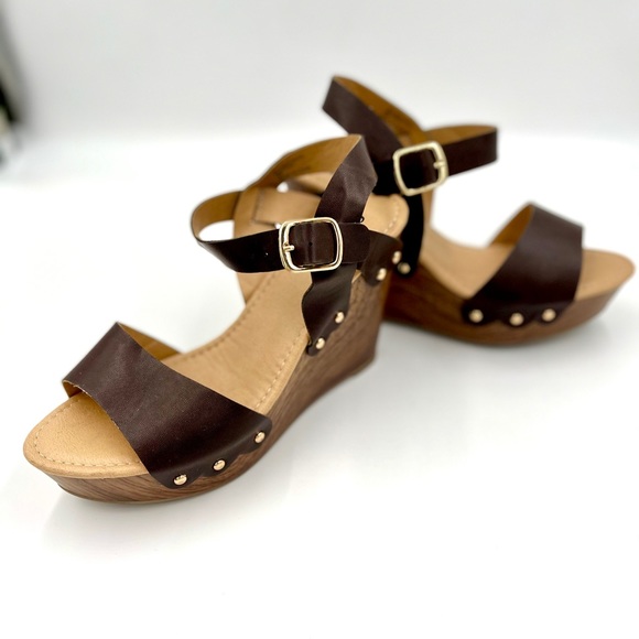 Wedges- Diva brown wedges size 8 - Picture 2 of 6